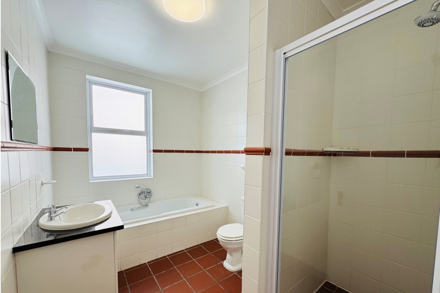 To Let 3 Bedroom Property for Rent in Chanteclair Western Cape